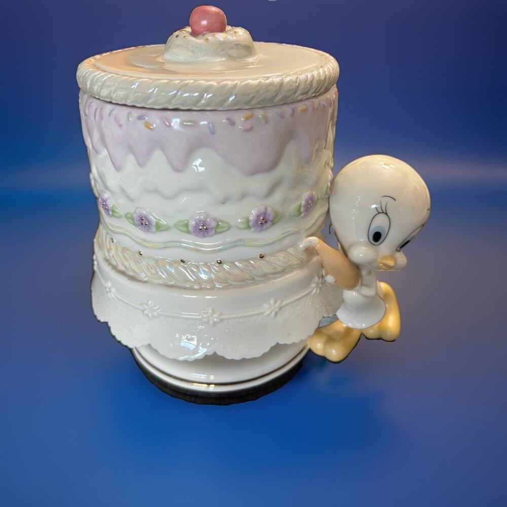 Lenox Tweety’s Cake Topper Treat Jar Warner Bros 24K Gold Accents Discontinued